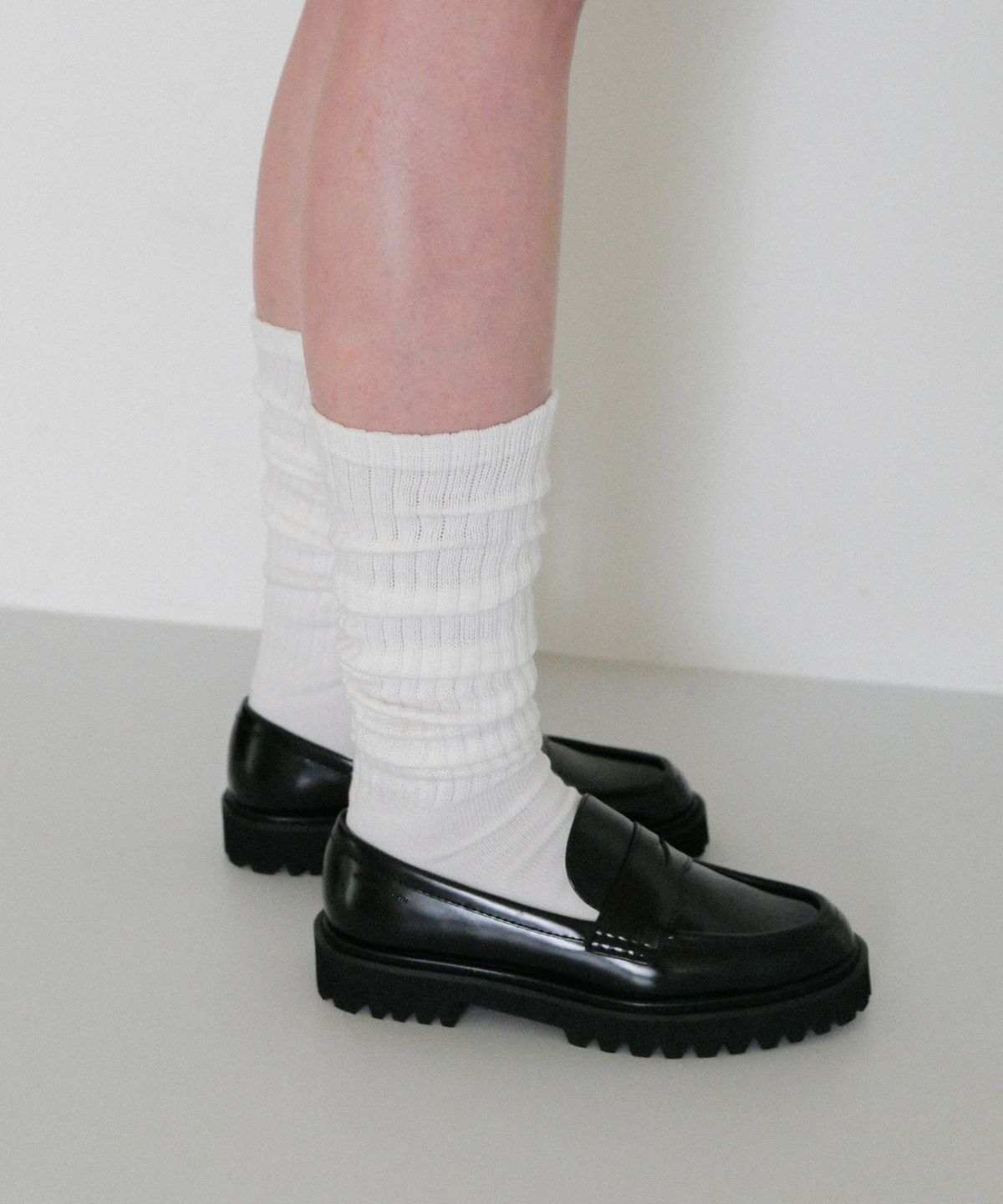 도넛바이닐샵(DONUTVINYLSHOP) half warmer socks (4colors)