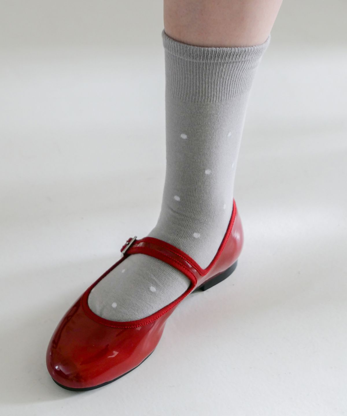 도넛바이닐샵(DONUTVINYLSHOP) polka dot pattern socks (3colors)
