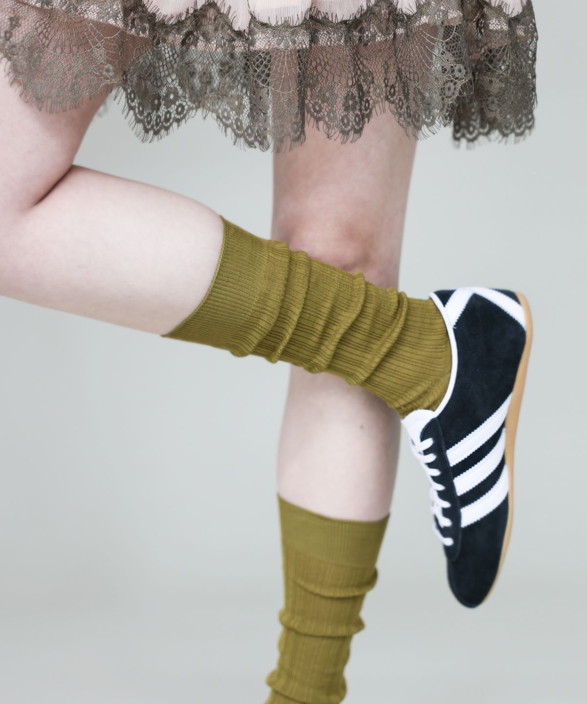 도넛바이닐샵(DONUTVINYLSHOP) loose middle socks (12colors)