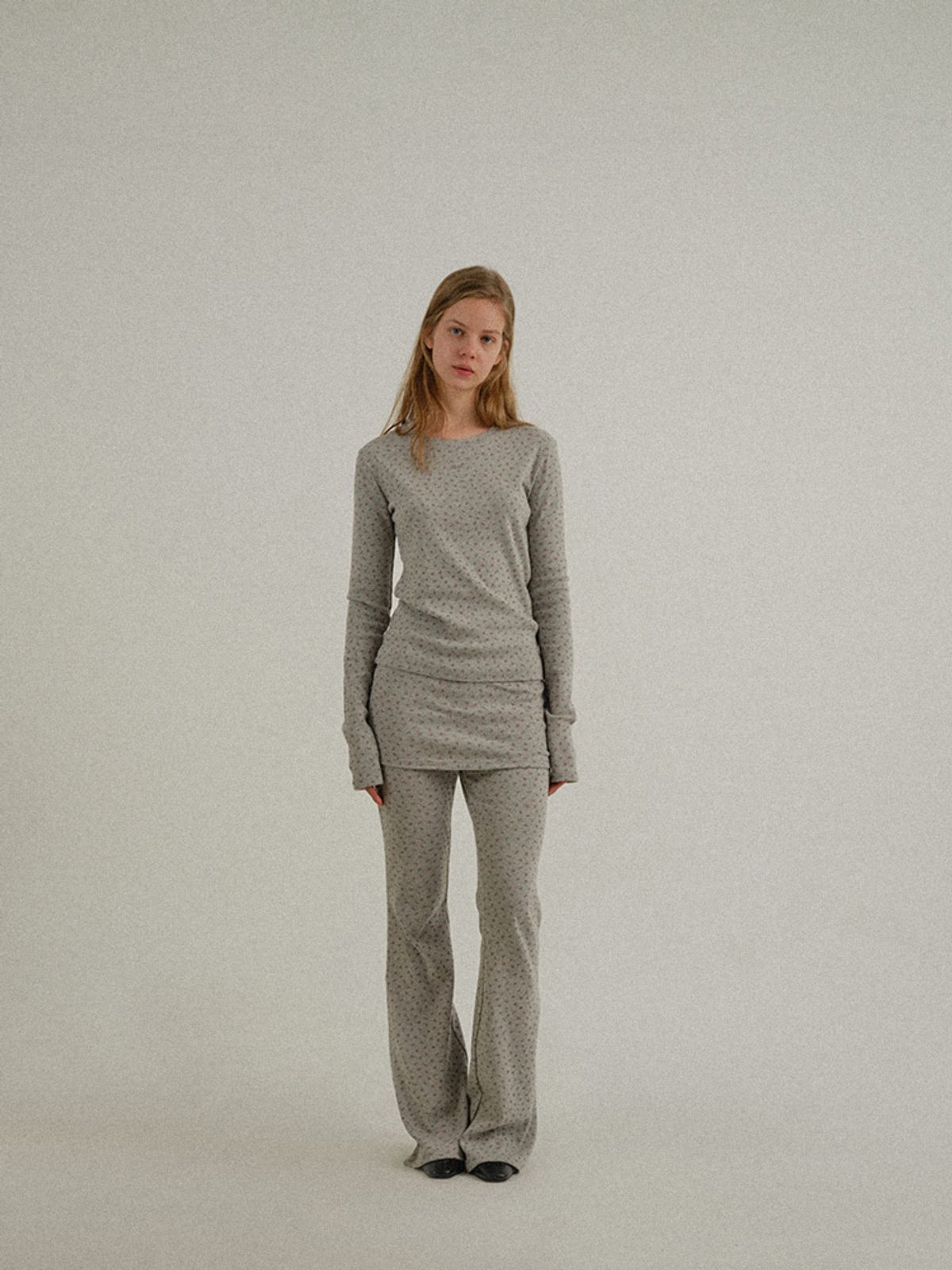 선데이후르츠마켓(SUNDAY FRUIT MARKET) W) FLOWER FLARE PANT GRAY