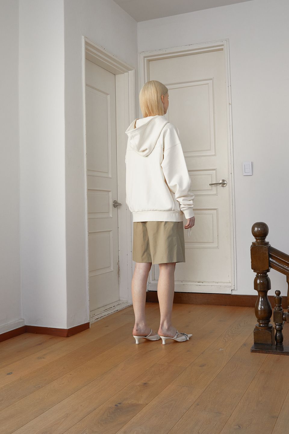 MUSINSA公式 | MATIN KIM VOLUME POCKET HOODY ZIP UP IN CREAM