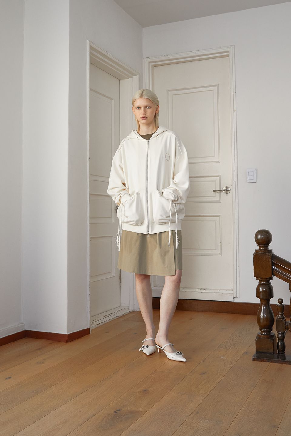 MUSINSA公式 | MATIN KIM VOLUME POCKET HOODY ZIP UP IN CREAM