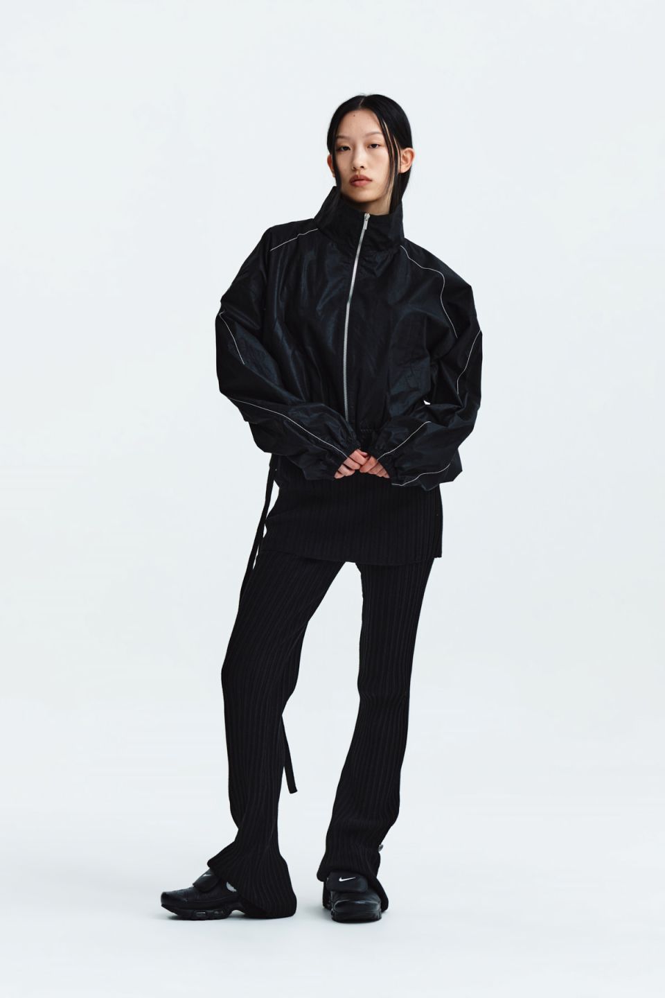 MUSINSA公式 | MATIN KIM MATIN COATING CROP BLOUSON IN BLACK