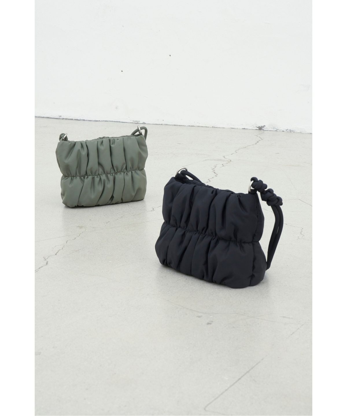 래코드(RECODE) Twisted String Candy Tote Bag_RYBAX25802BKX