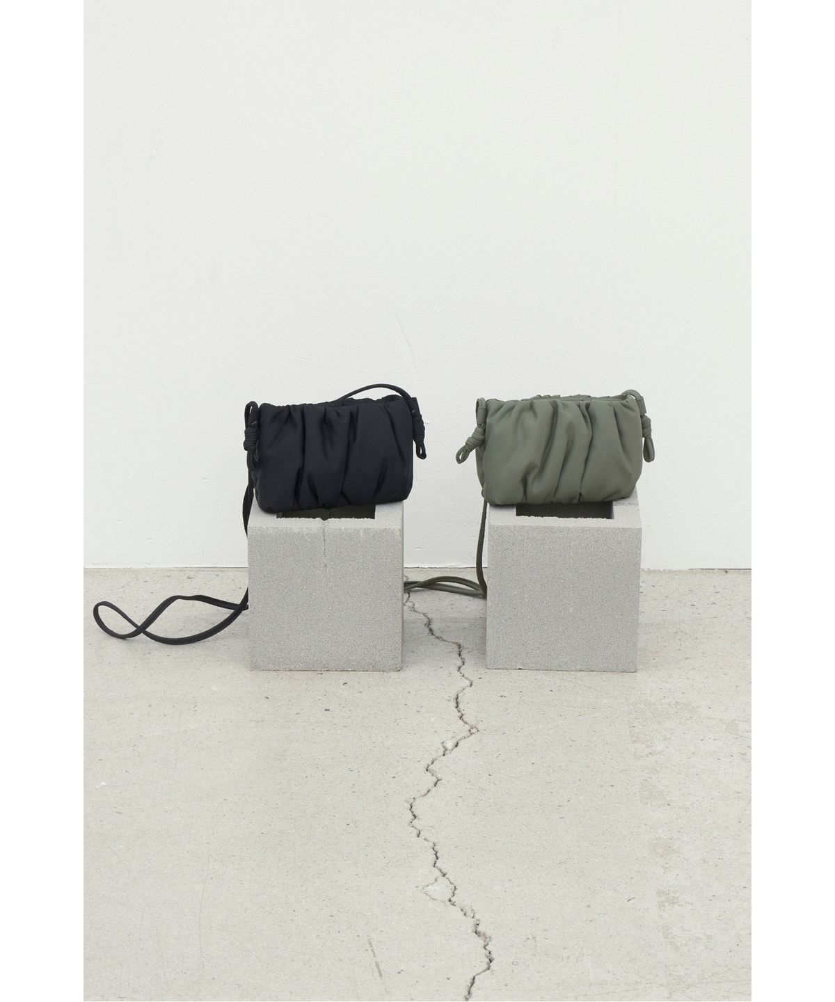 래코드(RECODE) Cross Candy Horizontal Phone Bag_RYBAX25803KHX
