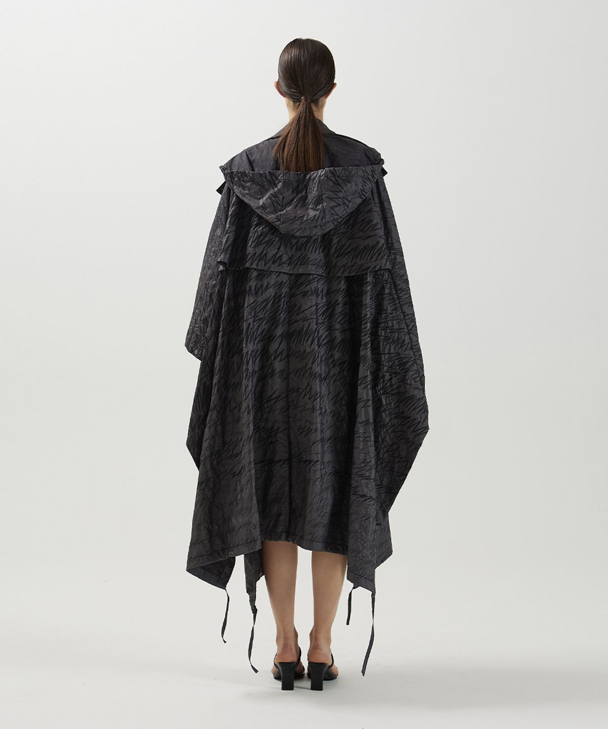 므아므(MMAM) Stitch hooded cape