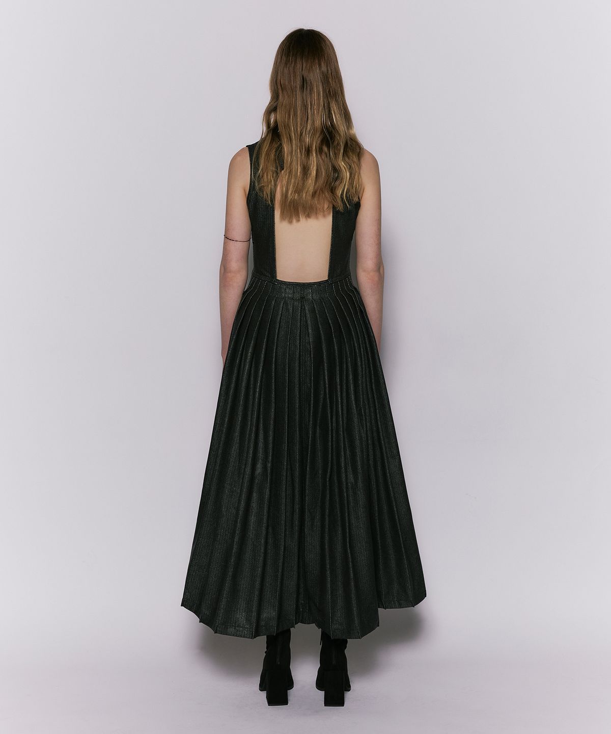 웨슬리 휴스턴(WESLEYHYUSTON) Herringbone glow denim long tuck dress black
