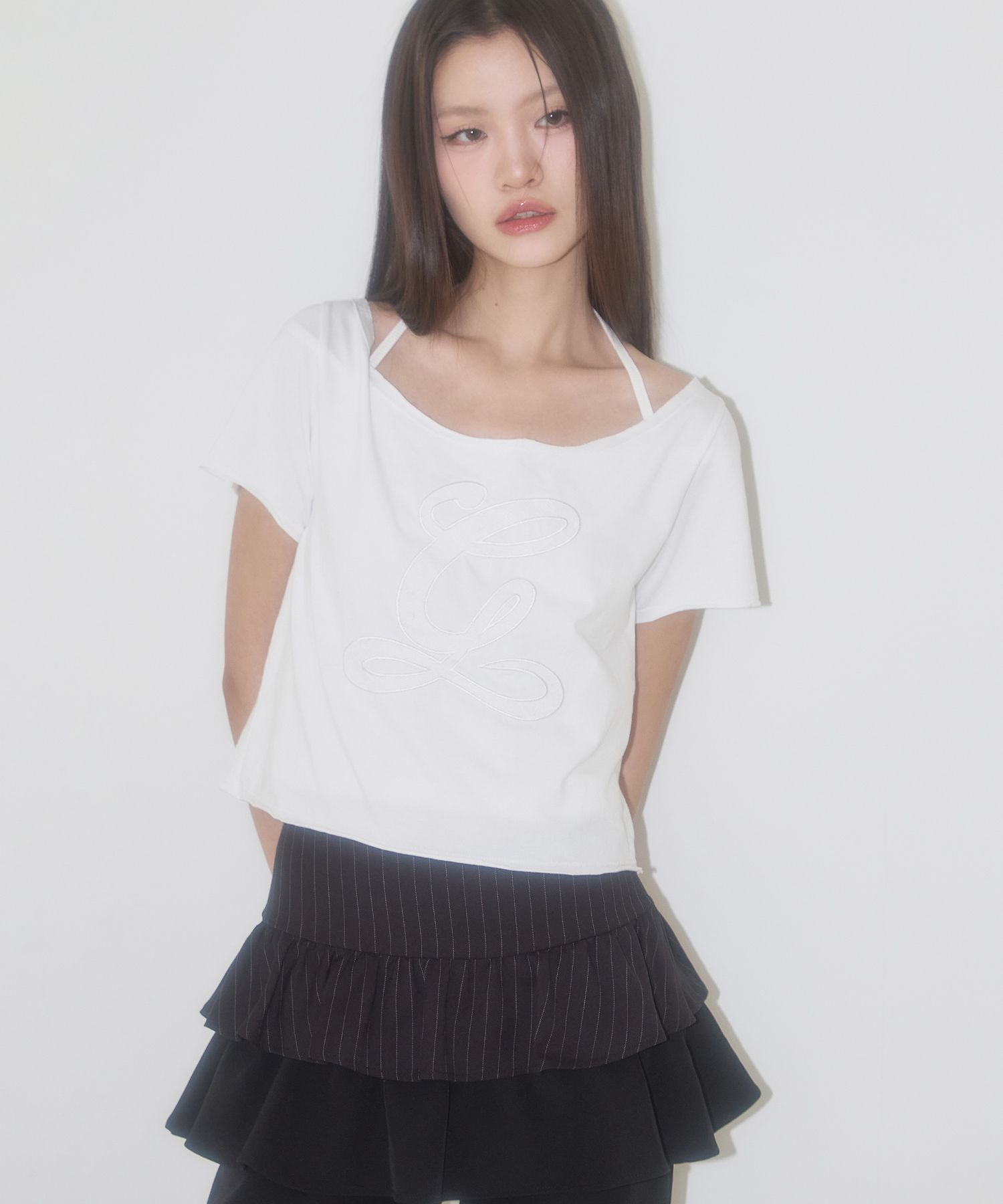 MUSINSA | ILLIGO Punching Logo Off Shoulder Top White