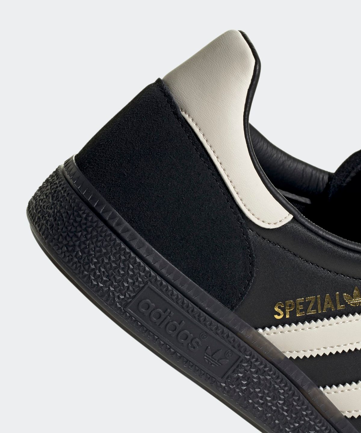 아디다스(ADIDAS) 핸드볼 스페지알  - 블랙:원더화이트 / JQ3685