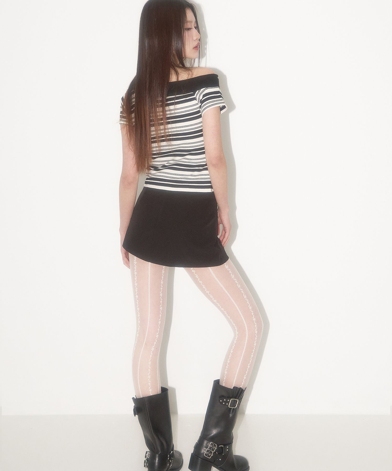 MUSINSA | ILLIGO One shoulder studded striped top black ivory