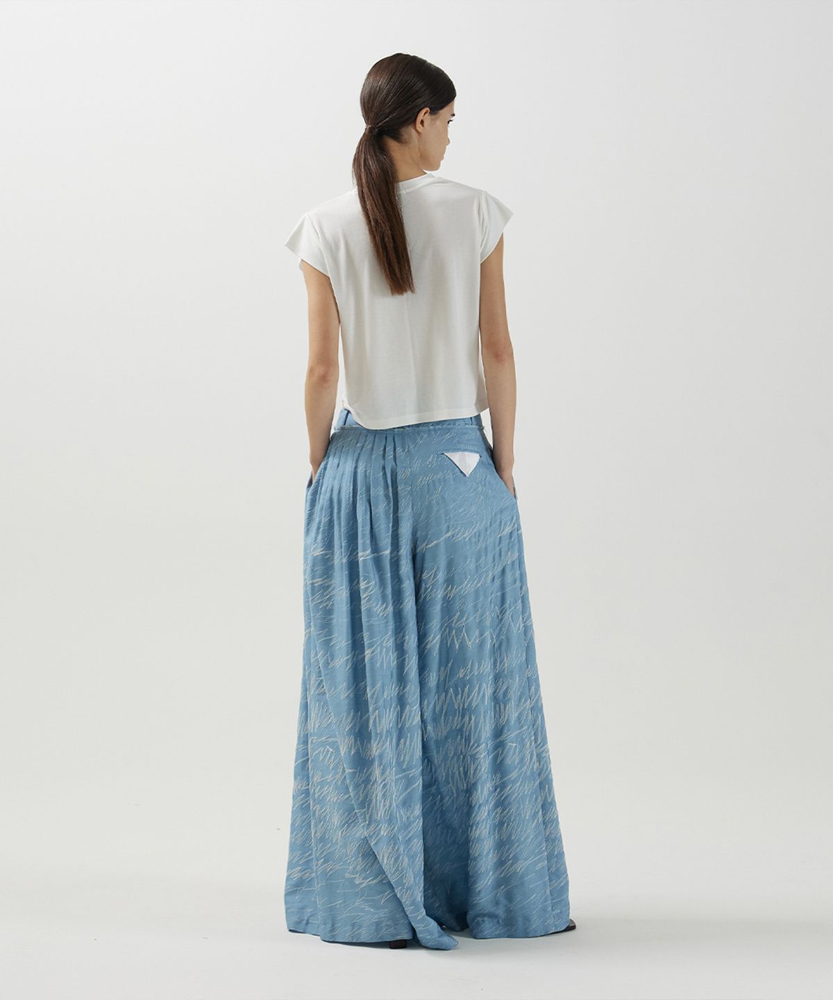 므아므(MMAM) Denim stitch layered pin tuck slacks