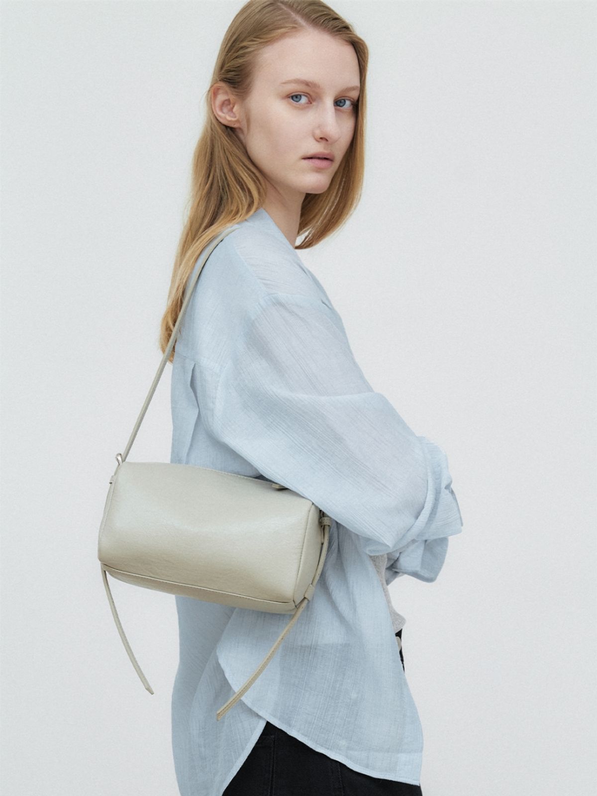 아틀리에 나인(ATELIER NAIN) ESSENTIAL MONA LOGO SHIRT(BL-4314)
