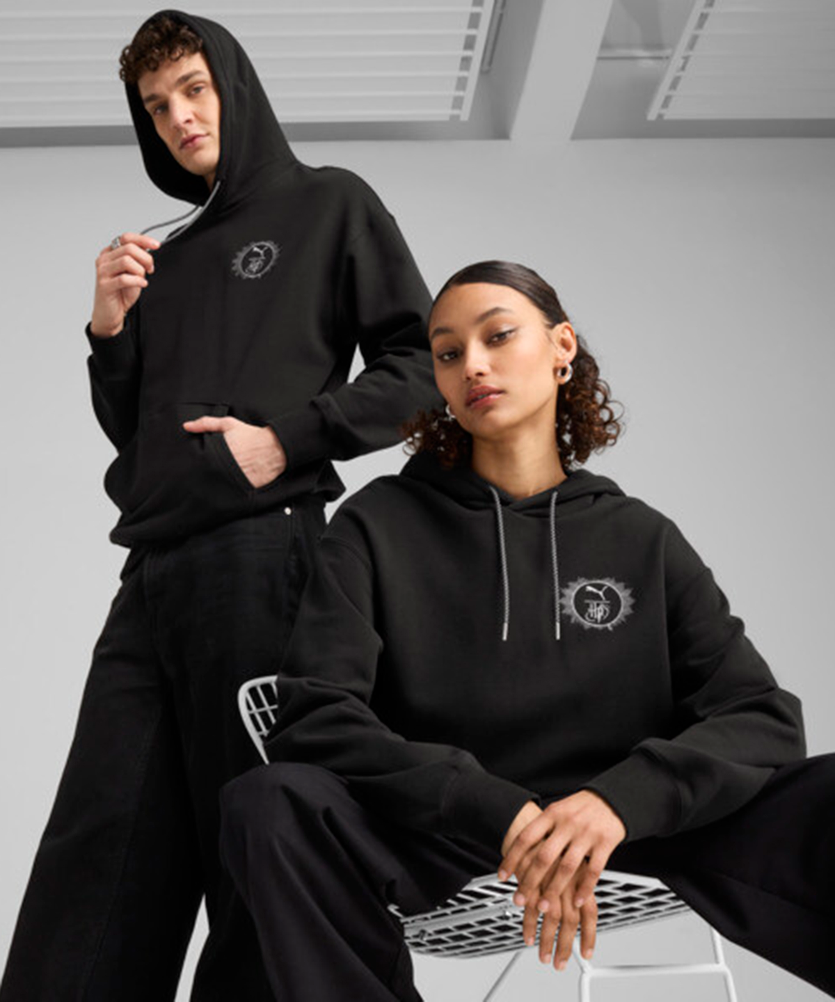 푸마(PUMA) 푸마 X 해리포터 릴렉스 그래픽 후디 - 블랙 / 630093-01