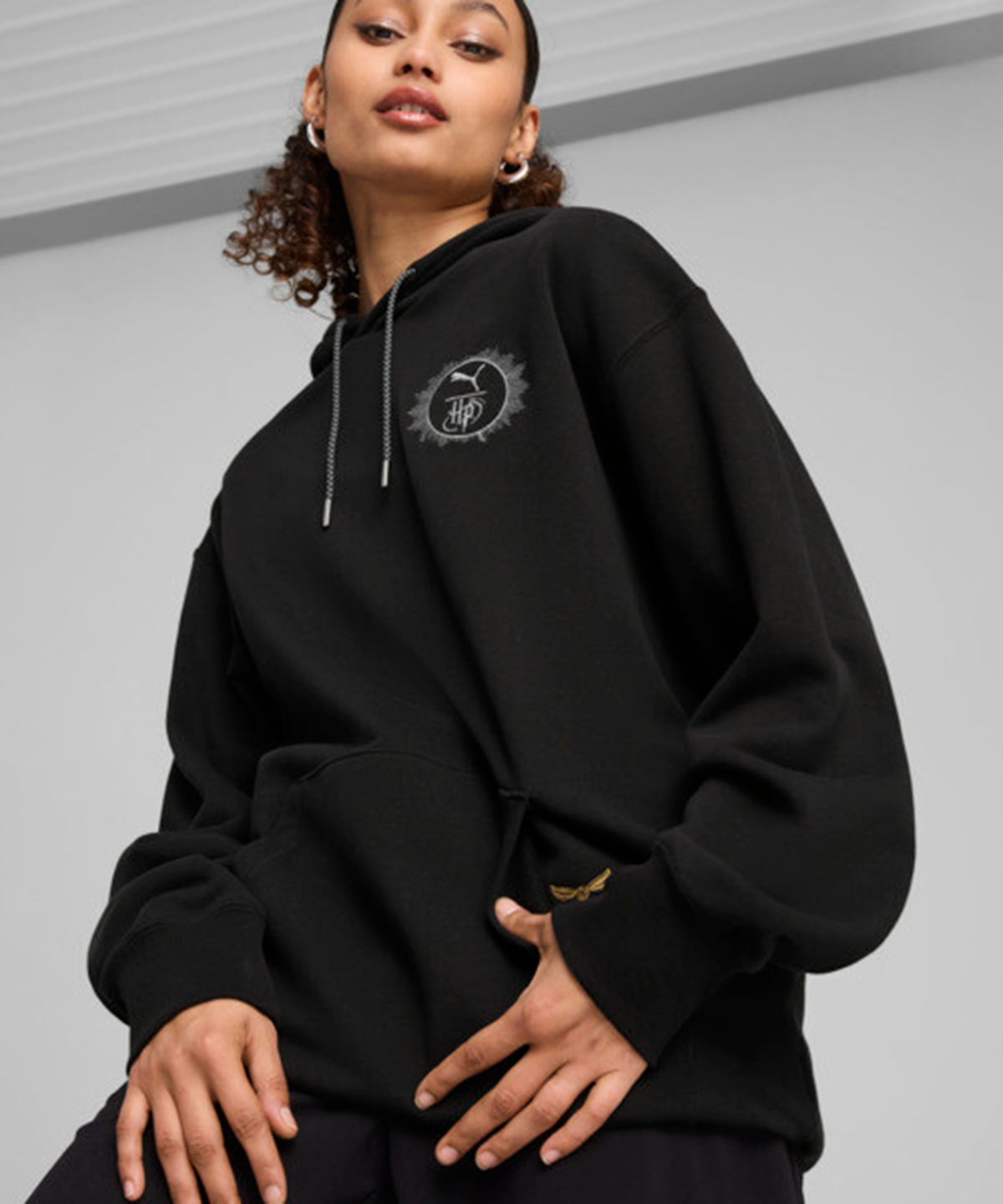 푸마(PUMA) 푸마 X 해리포터 릴렉스 그래픽 후디 - 블랙 / 630093-01