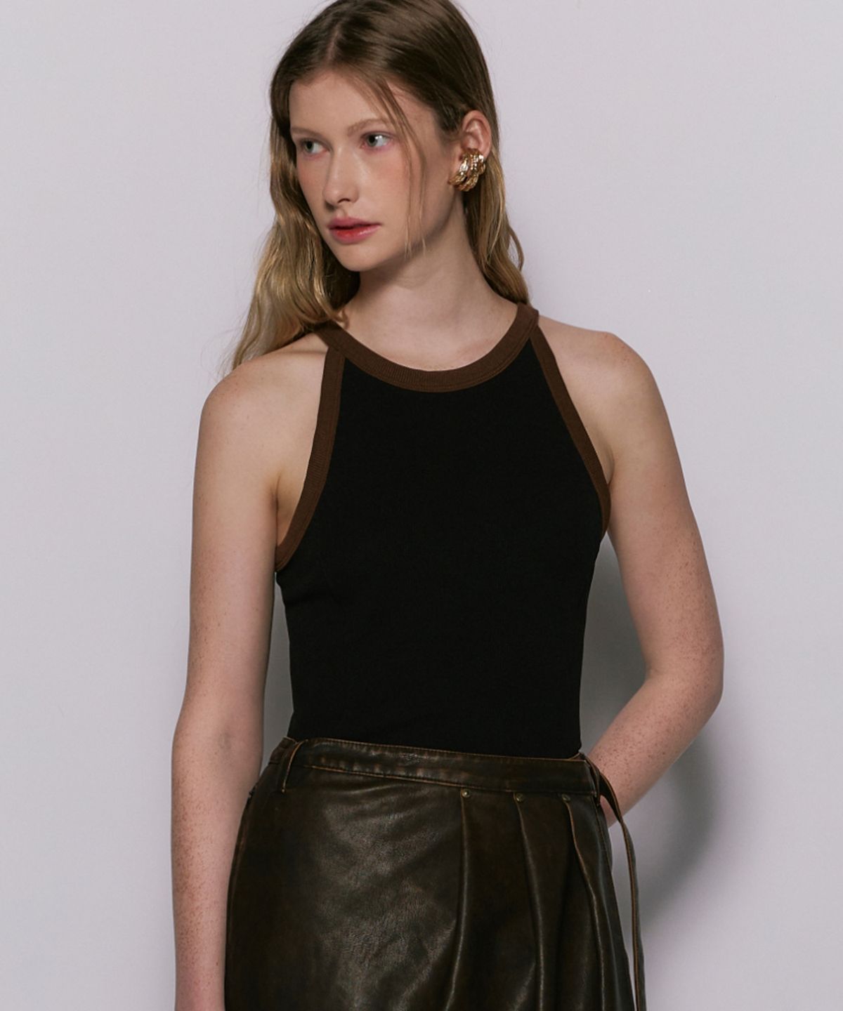 웨슬리 휴스턴(WESLEYHYUSTON) Color block hourglass long sleeveless black