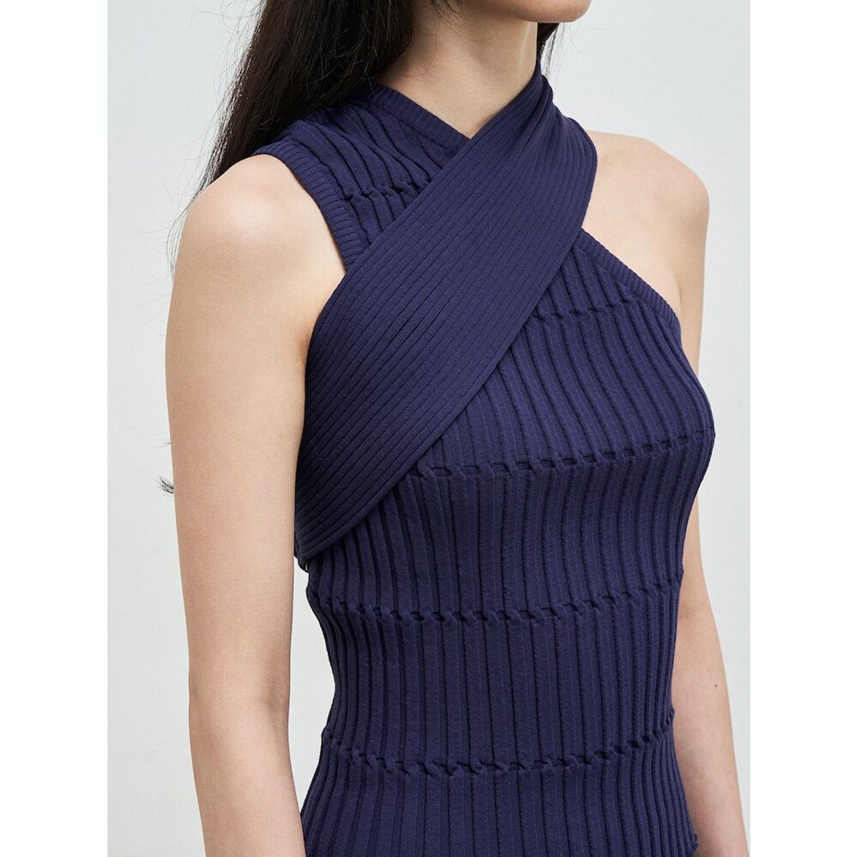 앙개(ANGGAE) Crafted Rib Crossed Top  Navy