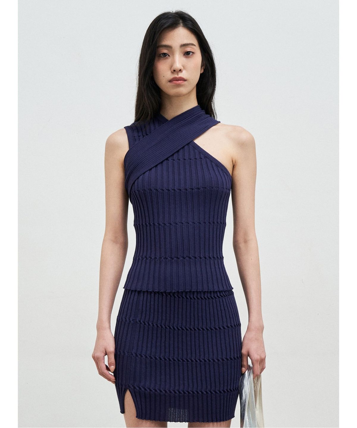앙개(ANGGAE) Crafted Rib Crossed Top  Navy