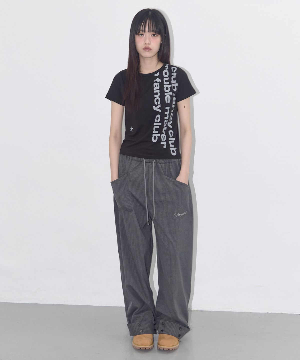 팬시클럽(FANCY CLUB) 베이워치 크롭 티 (BLACK) F25QB103