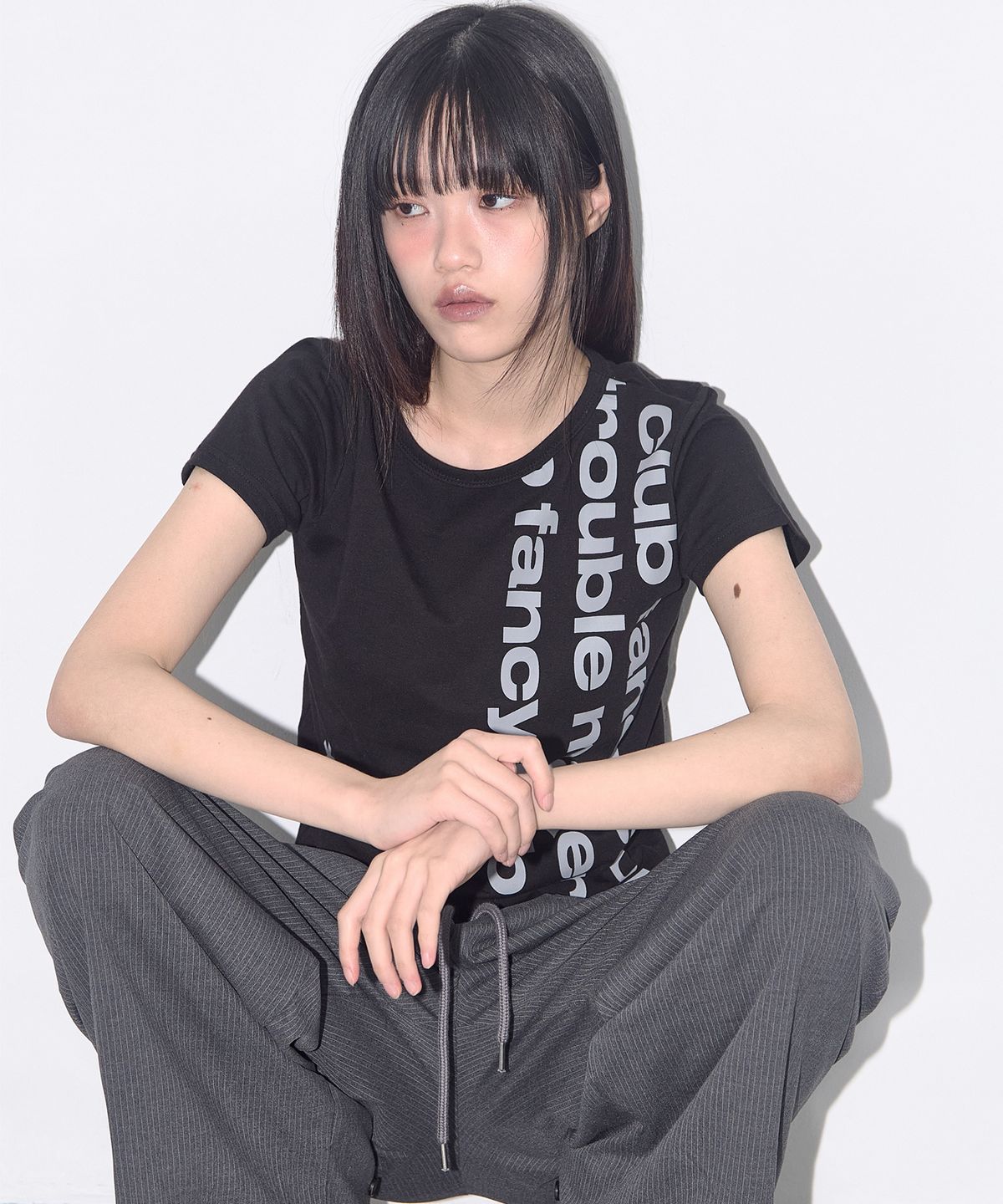 팬시클럽(FANCY CLUB) 베이워치 크롭 티 (BLACK) F25QB103