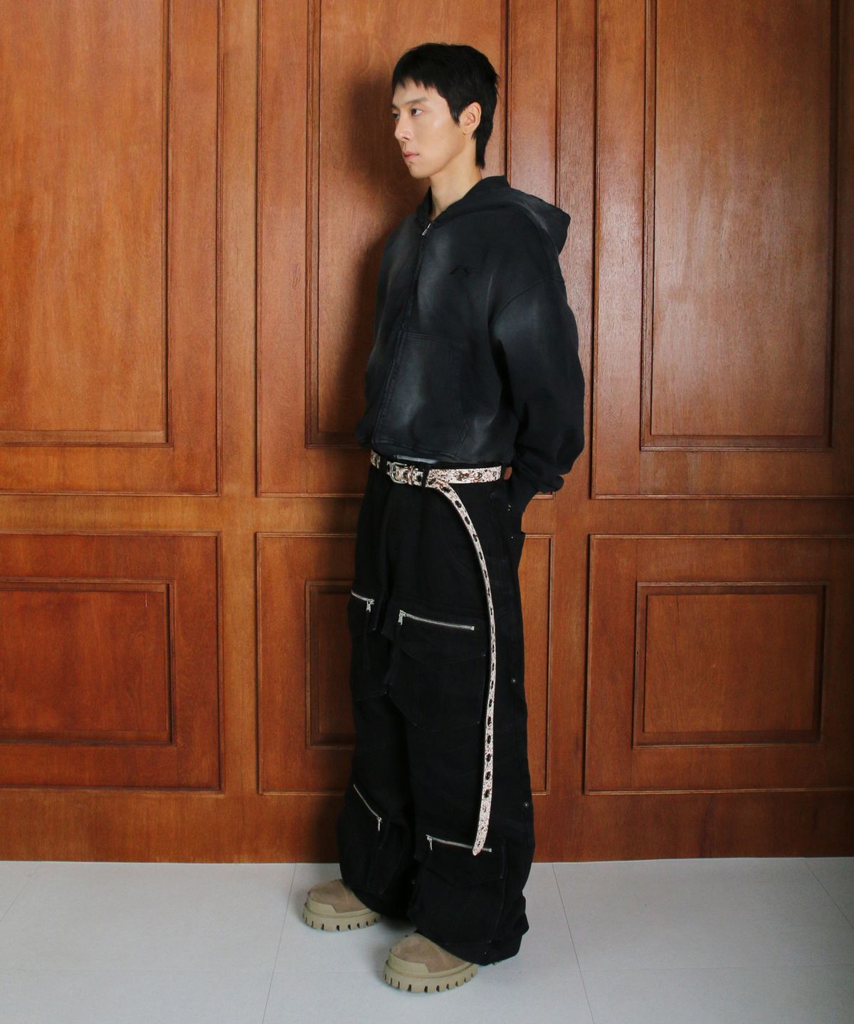 포스센스티브(FORCESENSITIVE) FORCE WASHED HOODIE ZIP-UP CROPFIT BK