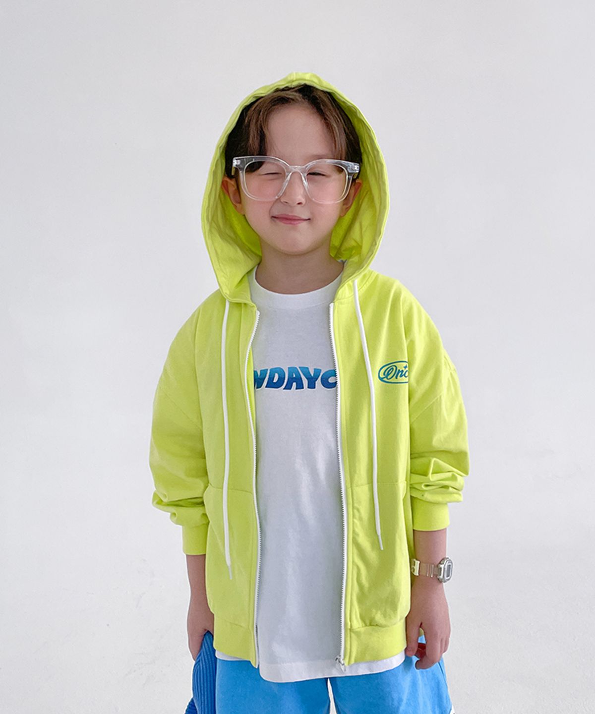 베리클로젯(BERRYCLOSET) 뉴 데이 빌로우 티셔츠