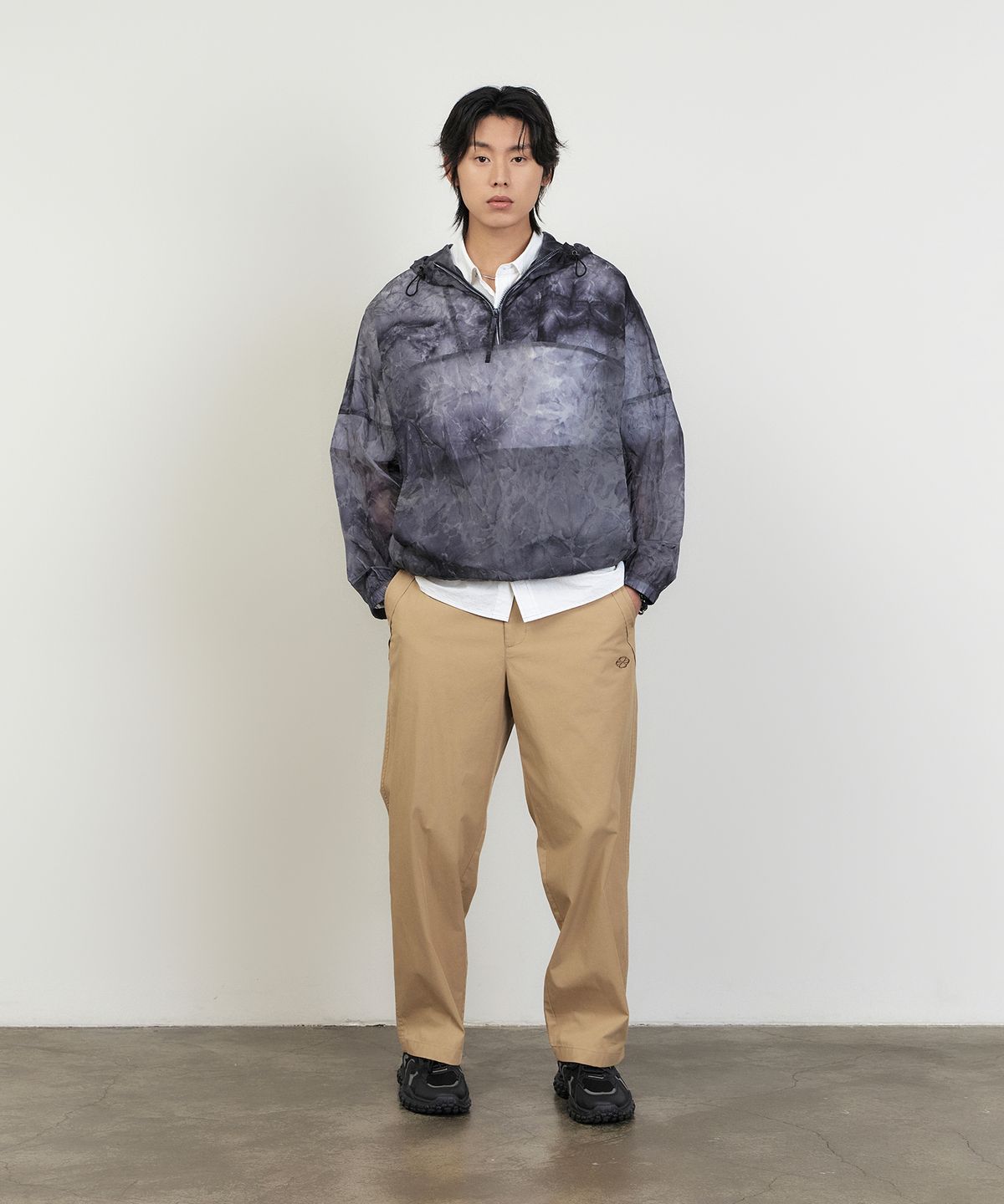 논타입(NONTYPE) CLOUD LIGHT WIND ANORAK (DARK GREY)