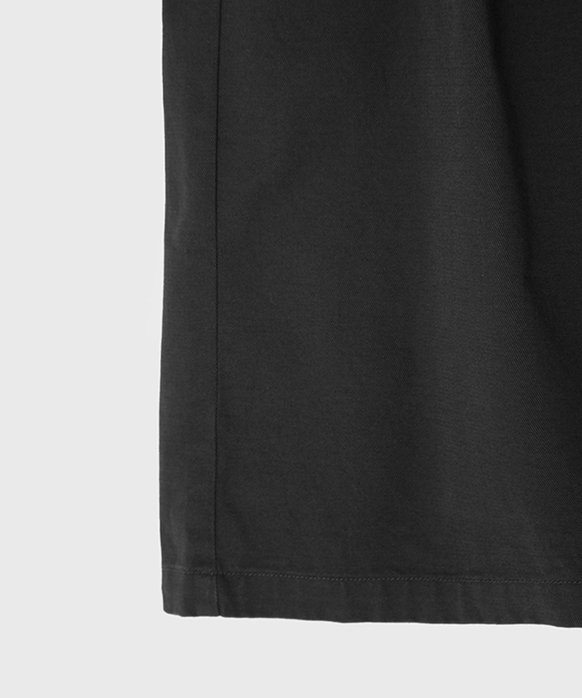벌스데이수트(BIRTHDAYSUIT) TWILL BERMUDA (CHARCOAL)