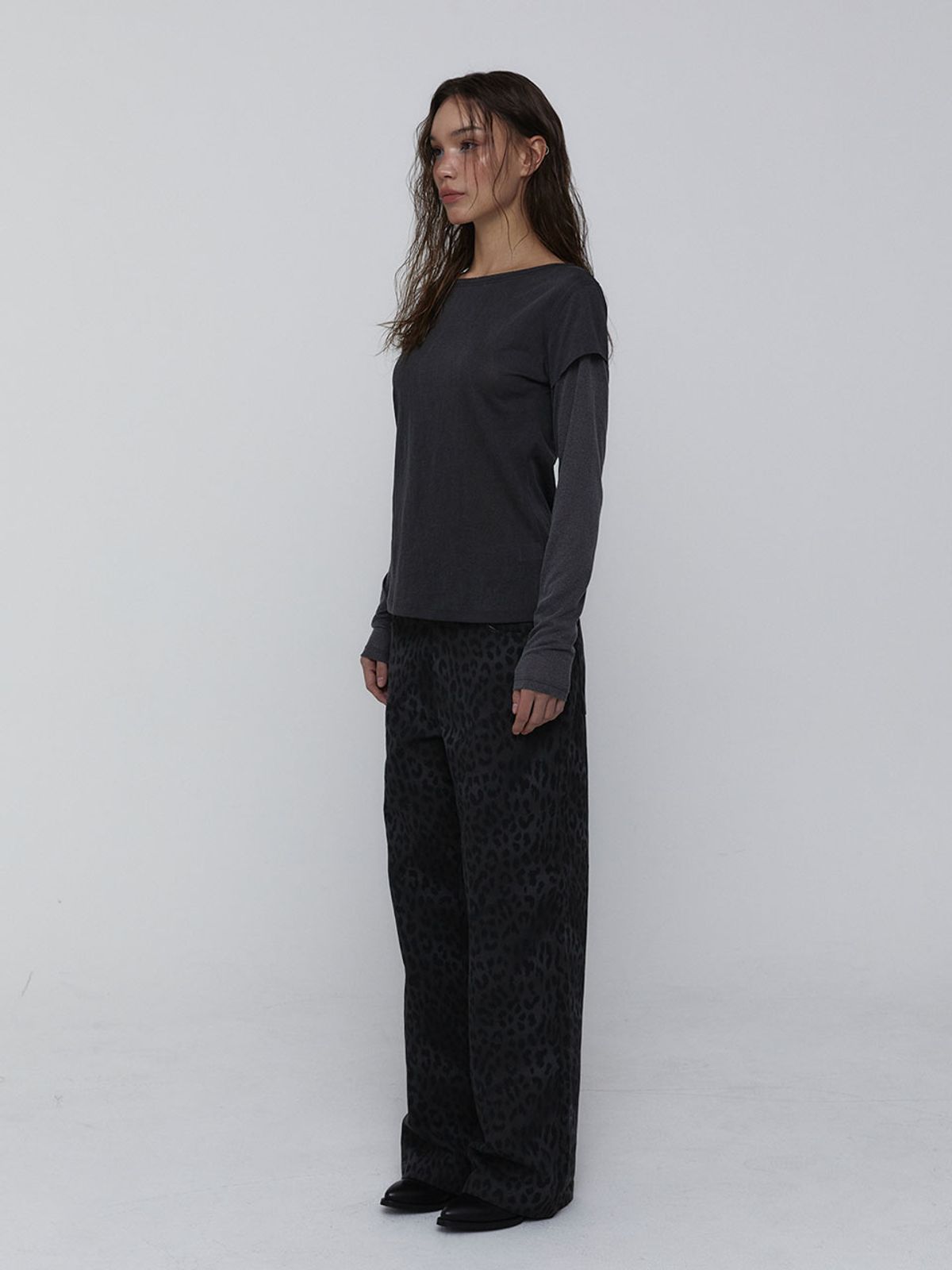 비수스(VISUS) [VISUS X OF MY ON]Cotton Leopard Pants_Charcoal