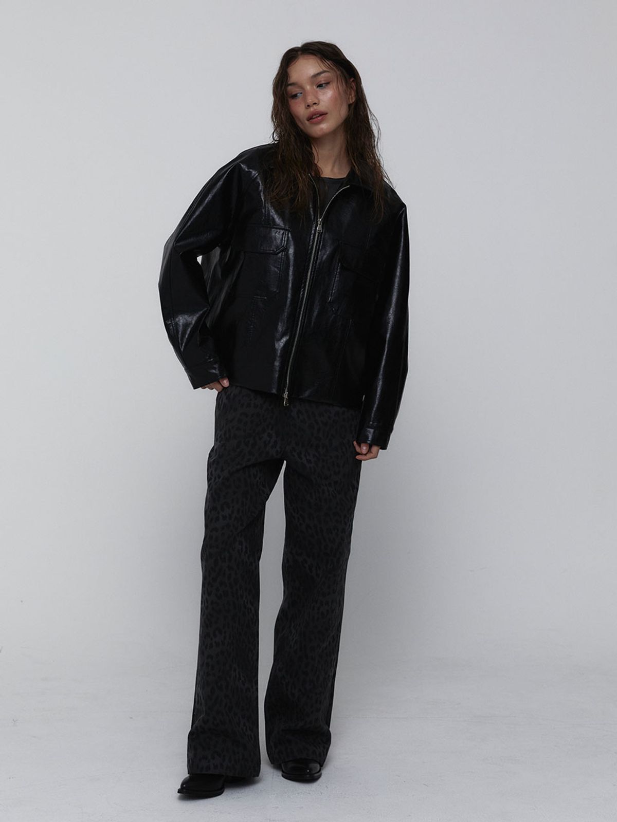 비수스(VISUS) [VISUS X OF MY ON]Cotton Leopard Pants_Charcoal