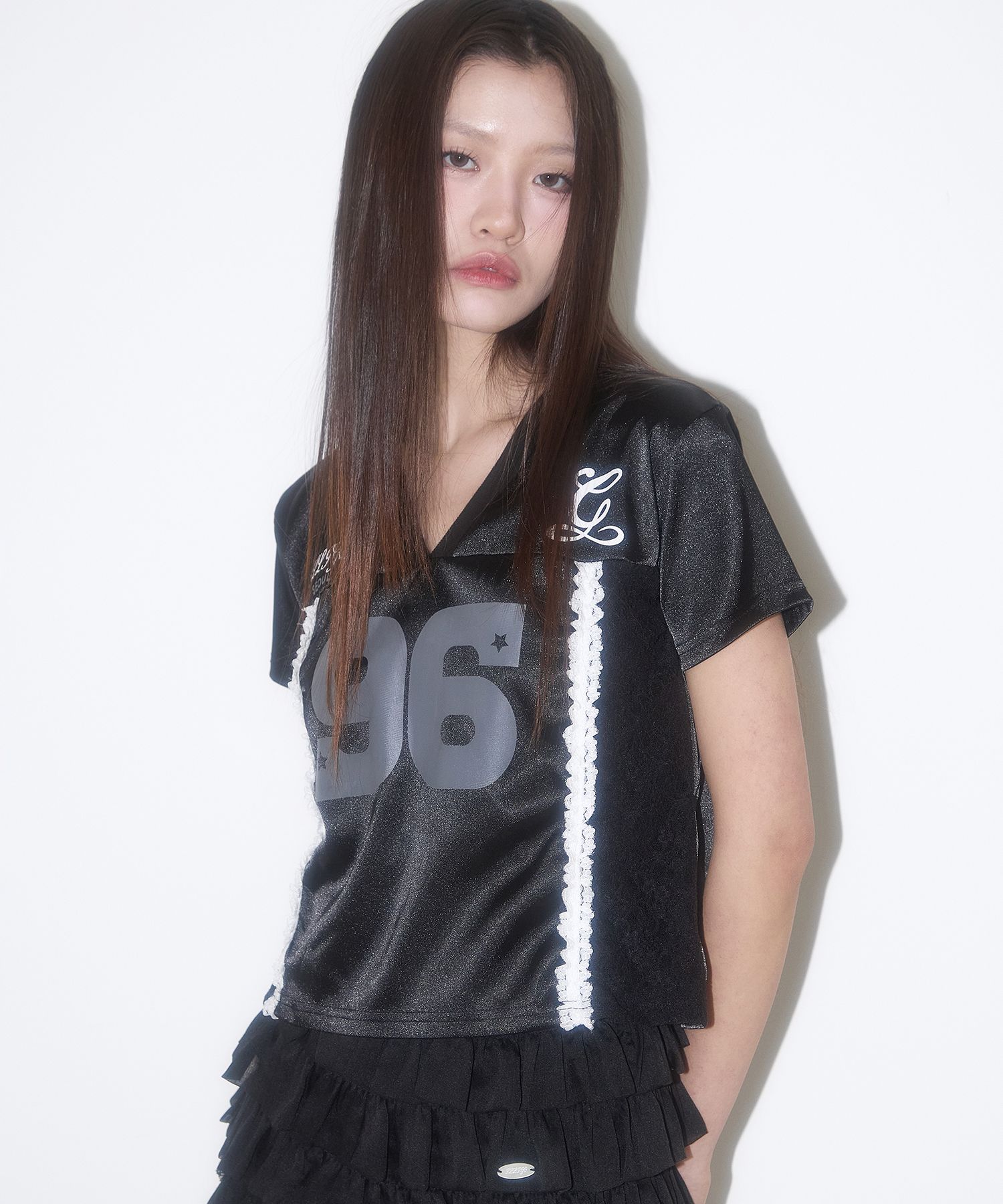 送料・関税込 ●ILLIGO●25SS LACE V-NECK JERSEY T-SHIRT MUSINSA | ILLIGO Lace V-Neck Jersey T-Shirt Black