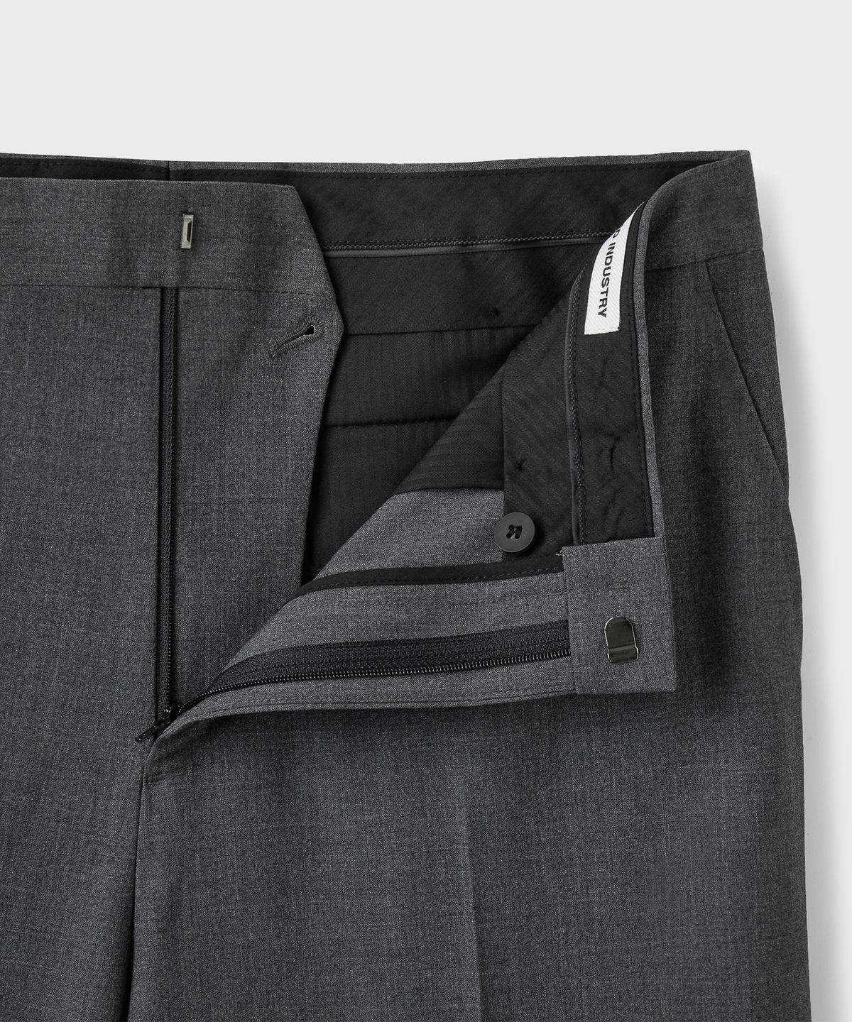 브랜디드(BRANDED) ESSENTIAL WIDE SLACKS [CHARCOAL]