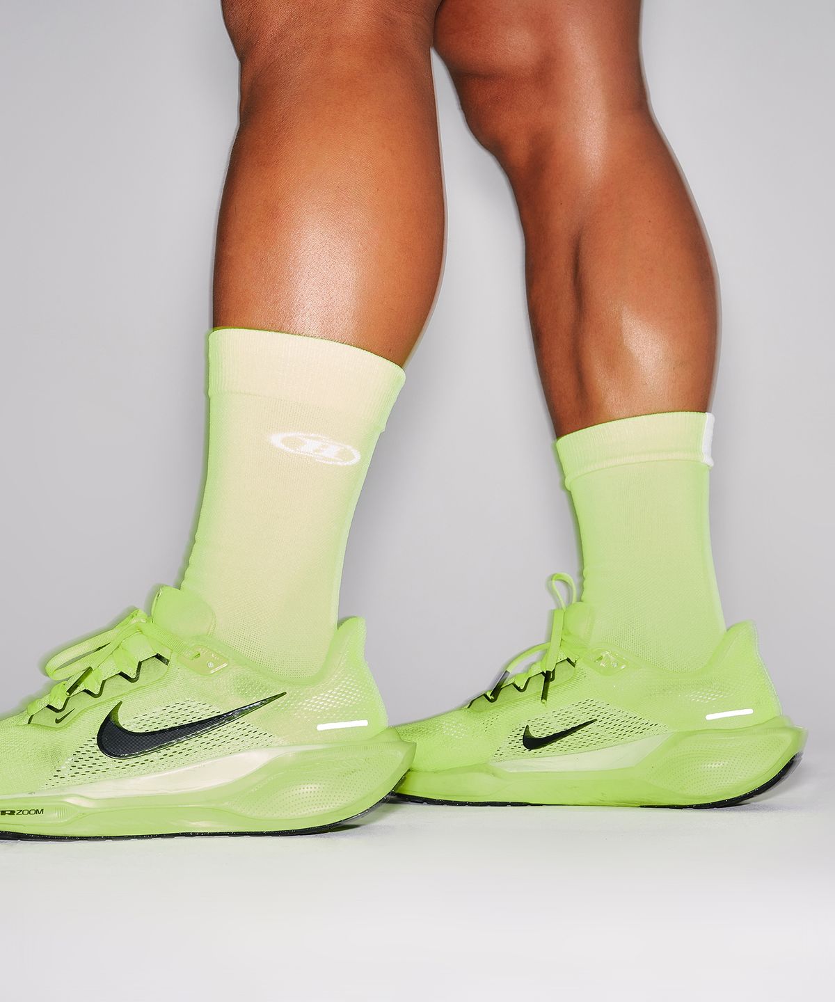 본투윈(BORN TO WIN) BRN RUNNING COMPRESSION SOCKS [NEON]