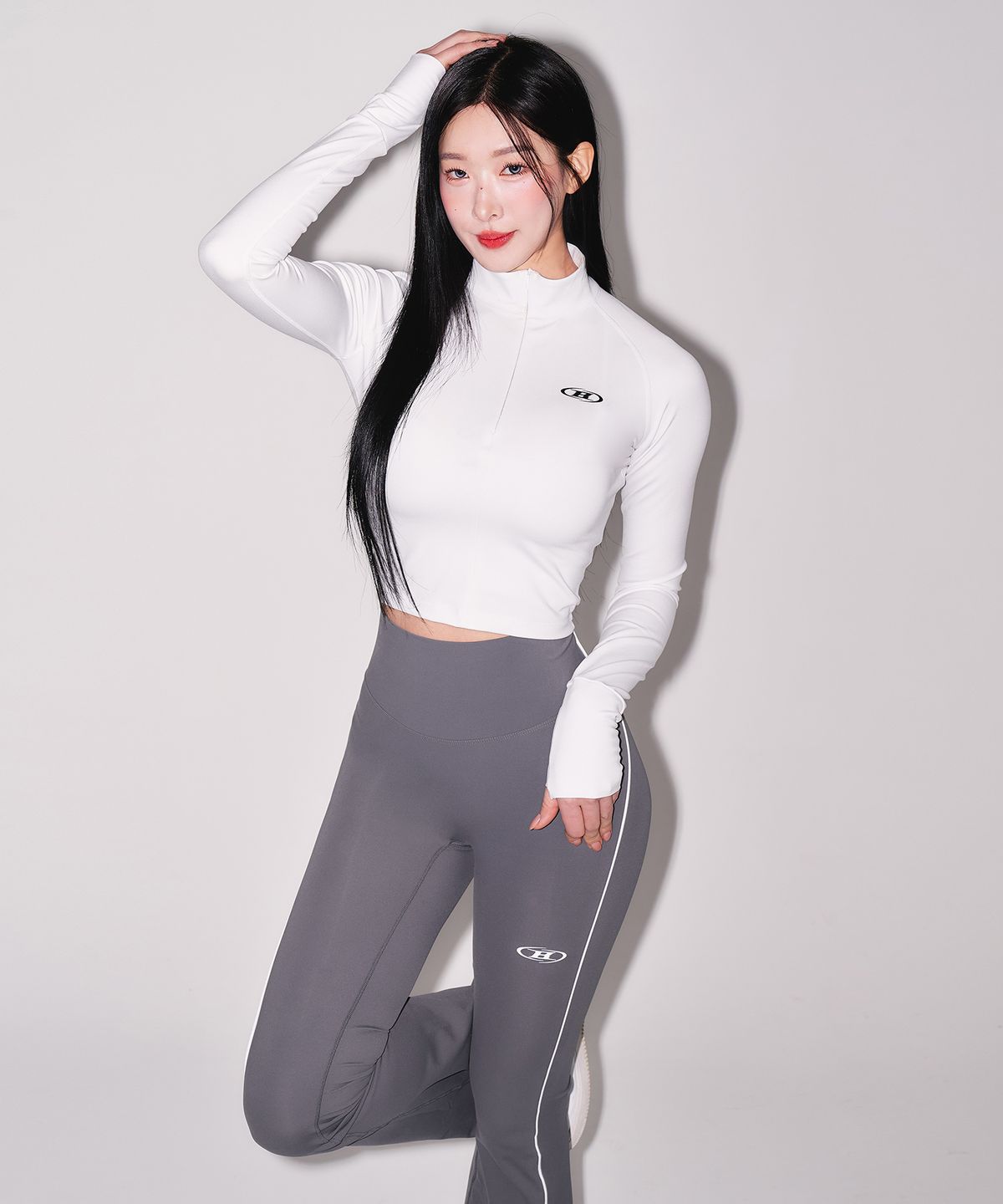 본투윈(BORN TO WIN) W SYMBOL B MESH HALF ZIP-UP JACKET [WHITE]