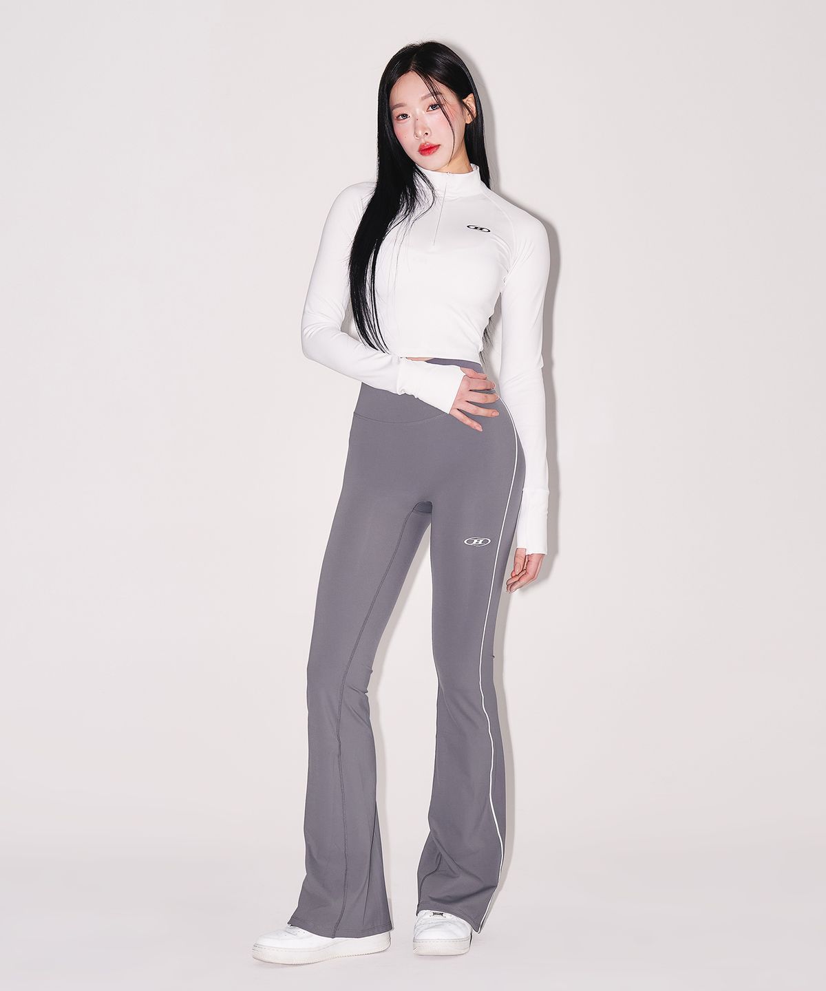 본투윈(BORN TO WIN) W SYMBOL B MESH HALF ZIP-UP JACKET [WHITE]