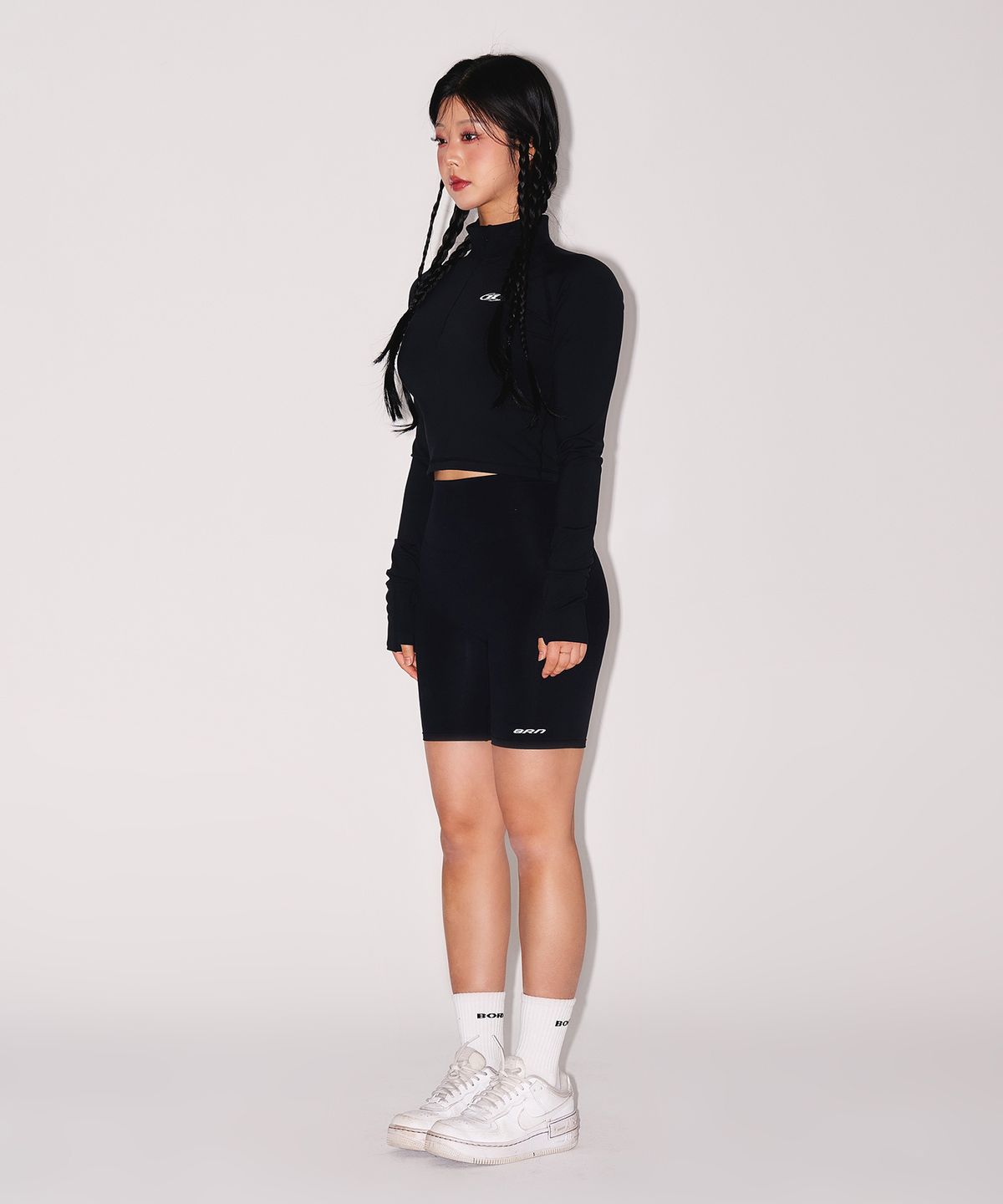 본투윈(BORN TO WIN) W SYMBOL B MESH HALF ZIP-UP JACKET [BLACK]