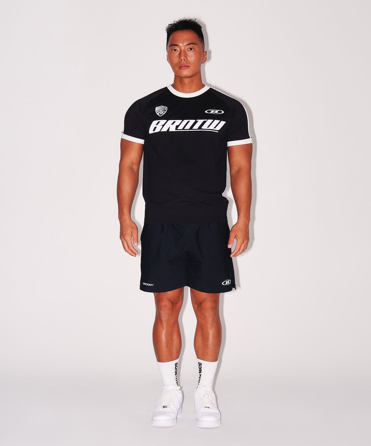 본투윈(BORN TO WIN) BRNTW TRACK LINE T-SHIRTS [BLACK]