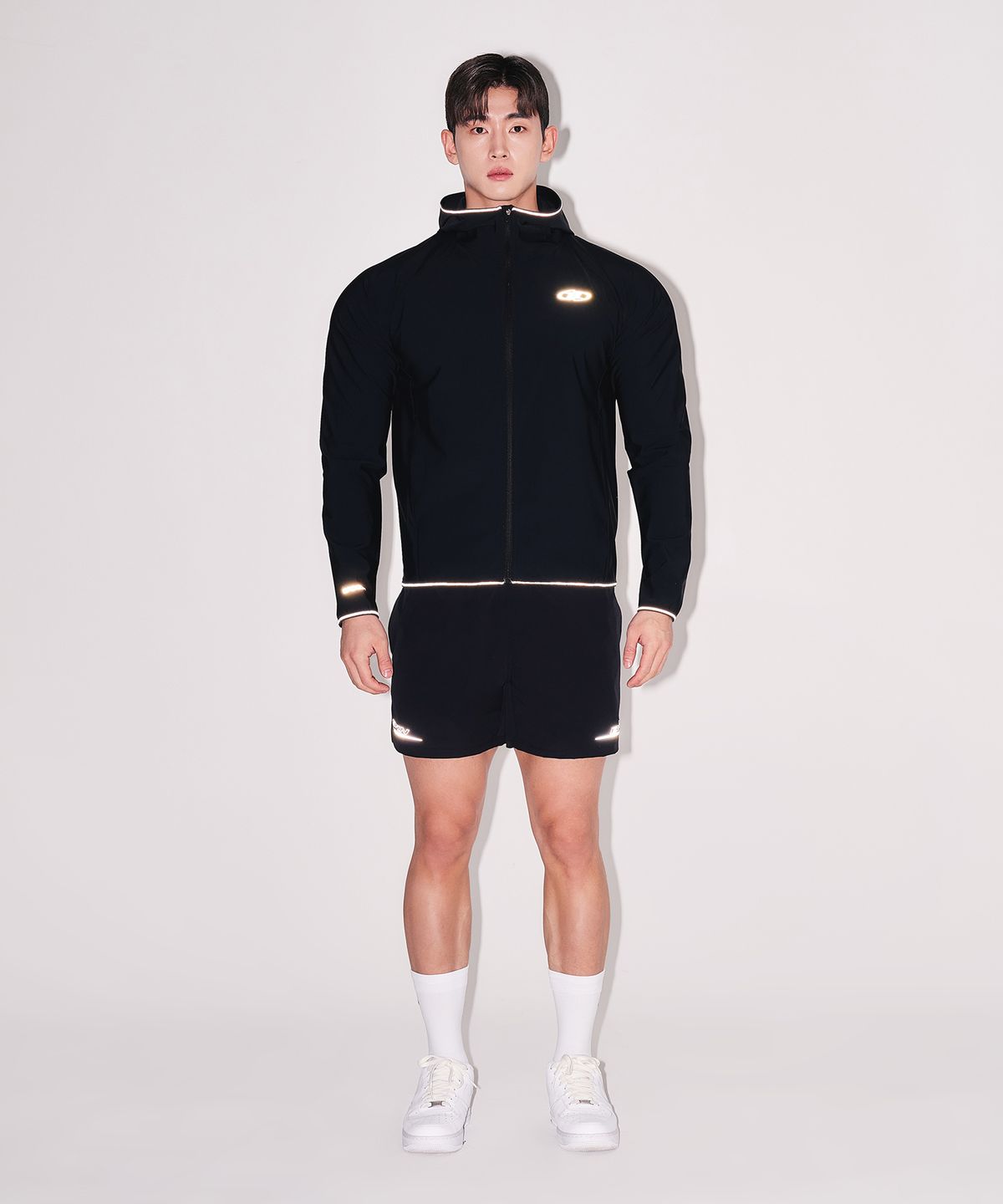 본투윈(BORN TO WIN) REFLECTIVE OUT BAND ACTIVE SHORTS [BLACK]