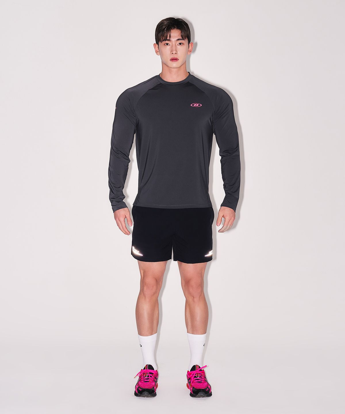 본투윈(BORN TO WIN) BRN SQUARE QUICK DRY LONG SLEEVE [CHARCOAL]