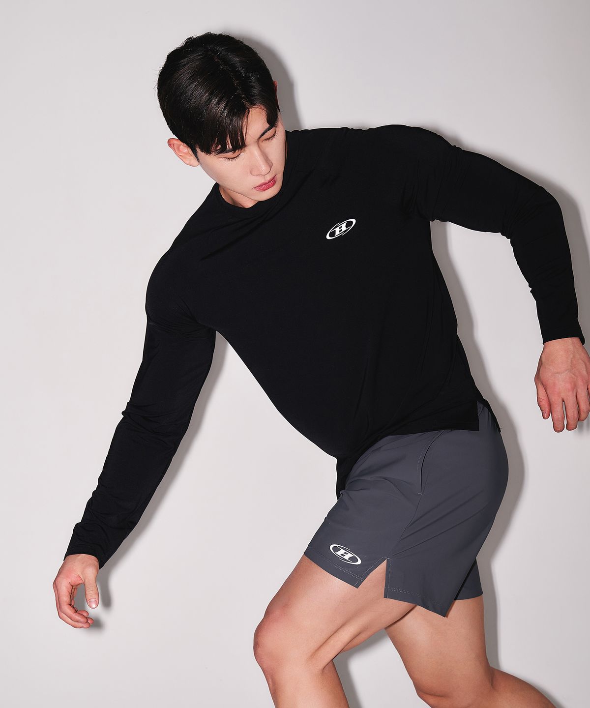 본투윈(BORN TO WIN) BRN SQUARE QUICK DRY LONG SLEEVE [BLACK]