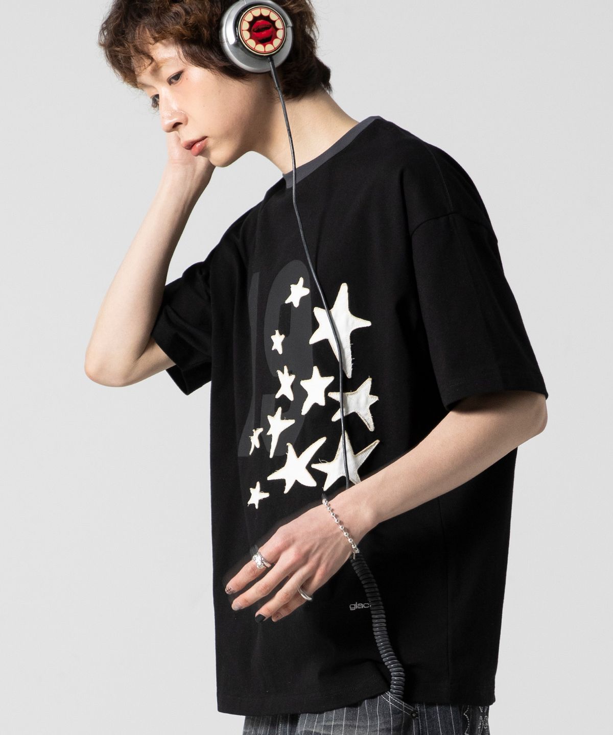 글랙(GLACK) GT124 넘버링 스타 아플리케 티셔츠 (BLACK)