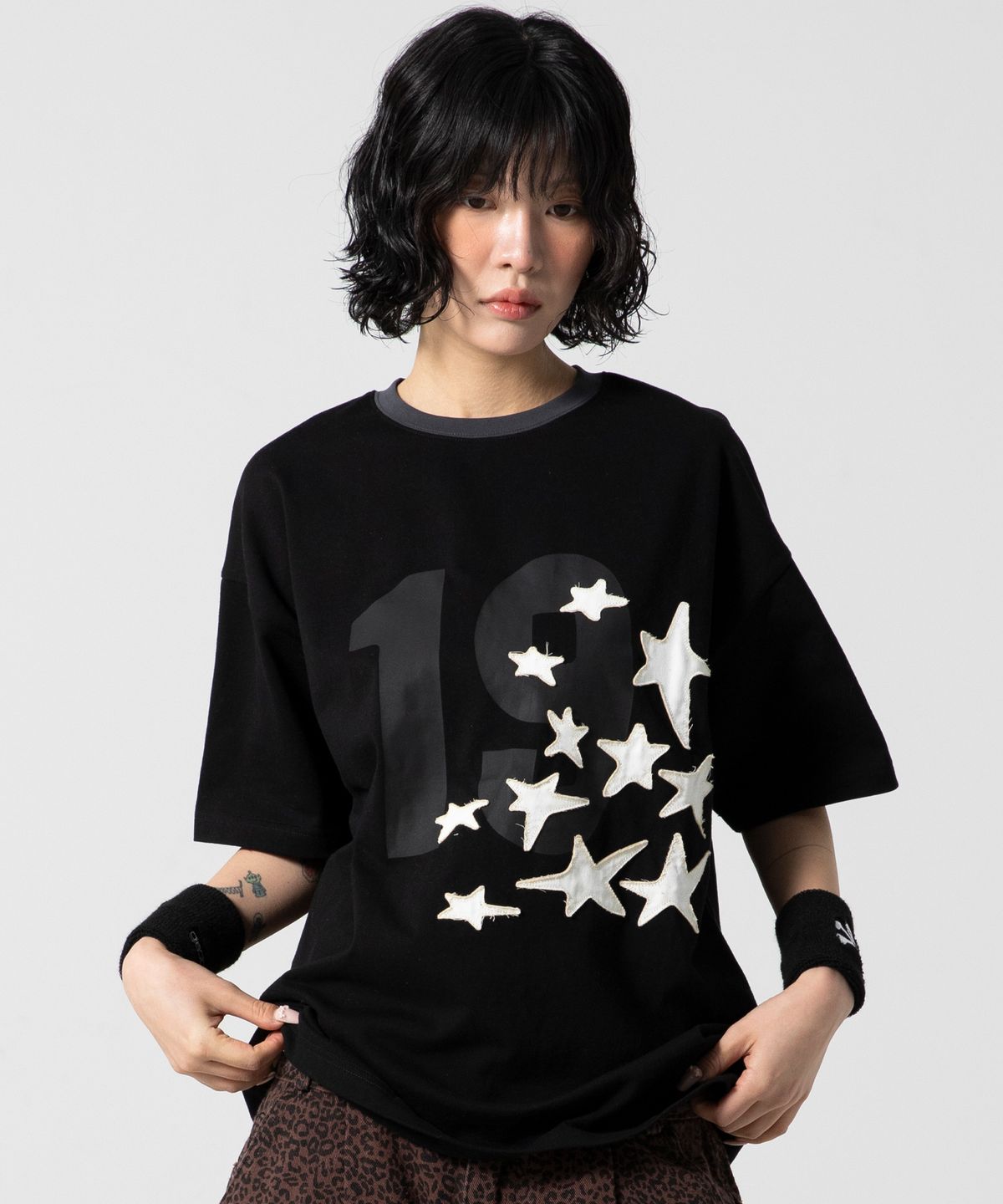 글랙(GLACK) GT124 넘버링 스타 아플리케 티셔츠 (BLACK)