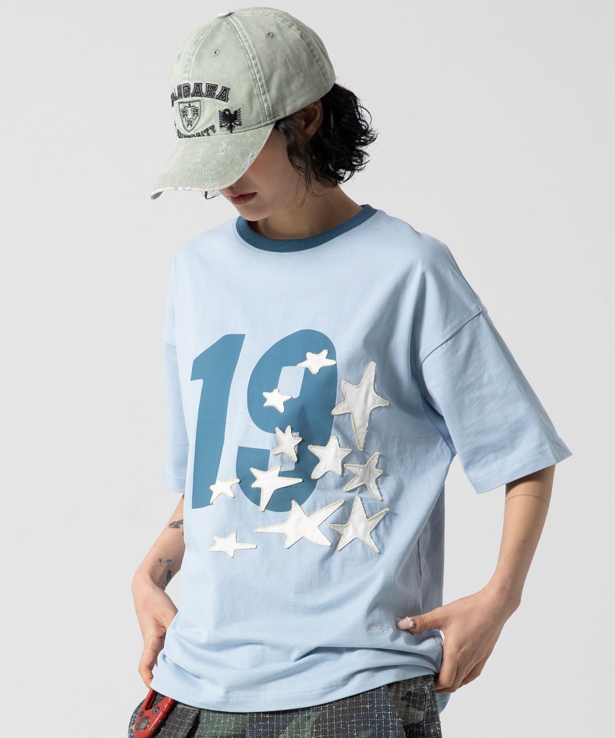 글랙(GLACK) GT124 넘버링 스타 아플리케 티셔츠 (BLUE)