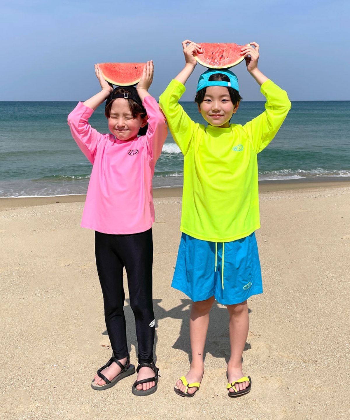 베리클로젯(BERRYCLOSET) 서프 로고 래쉬가드