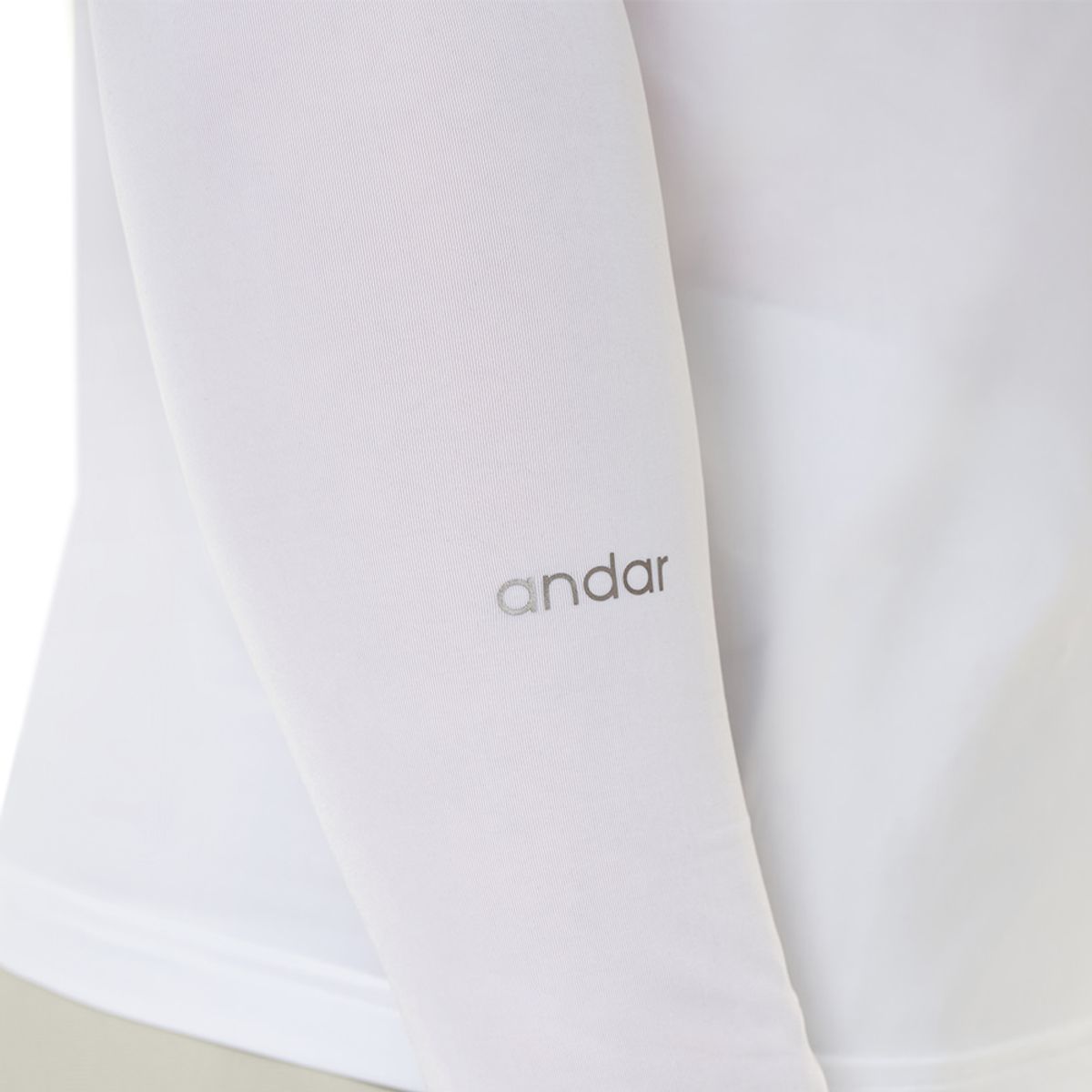 안다르(ANDAR) 쿨 테크 맨즈 하프넥 베이스레이어