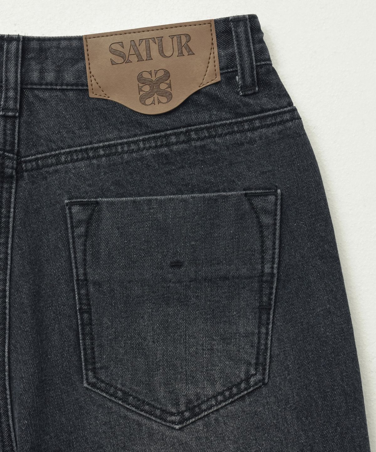 세터(SATUR) (W) 릴렉스드 데님 팬츠 블랙