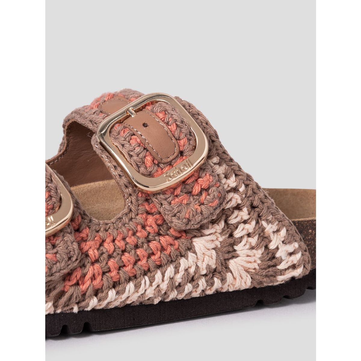 숄(SCHOLL) (WOMEN) 코르크 투스트랩 크로셰 샌들  옐로이시 브라운 (HH54K2C19B)