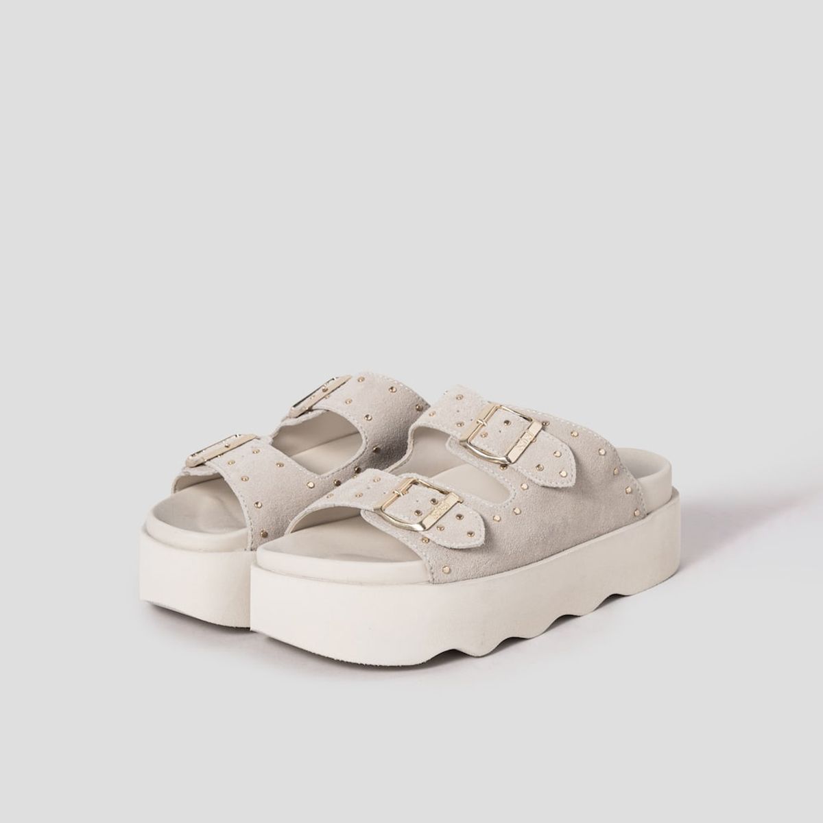 숄(SCHOLL) (WOMEN) 투스트랩 스터드 샌들  브라운 (HH54K2G11D)