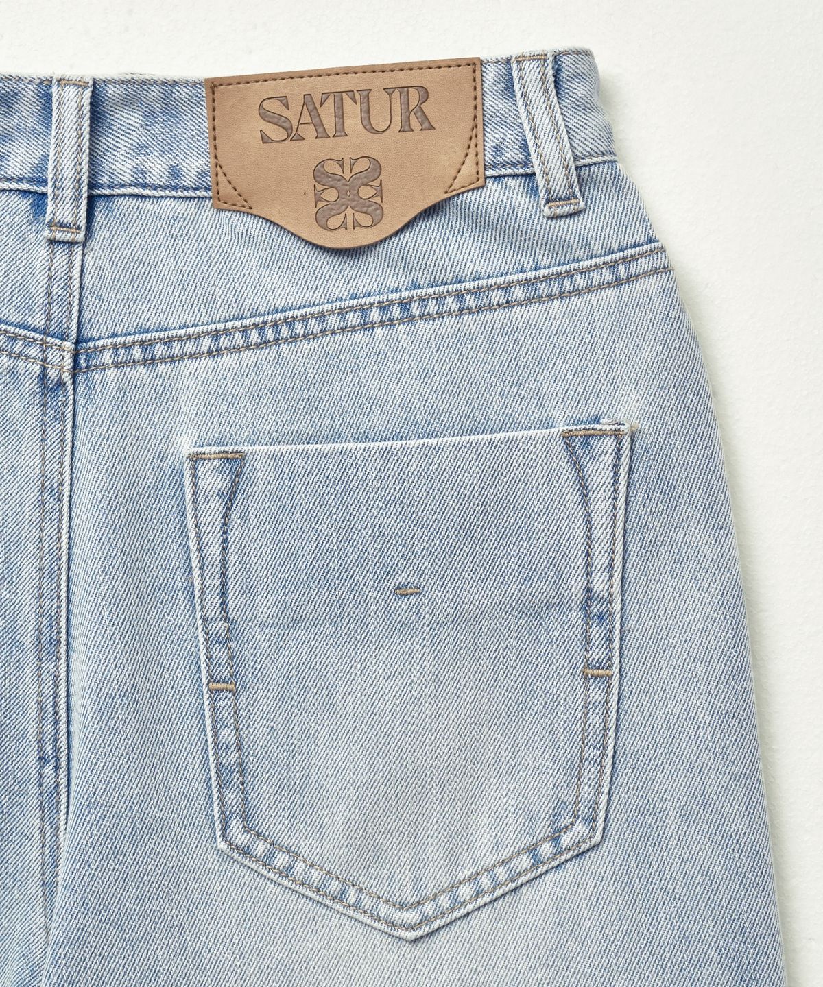 세터(SATUR) (W) 린넨 릴렉스드 데님 팬츠 라이트 블루