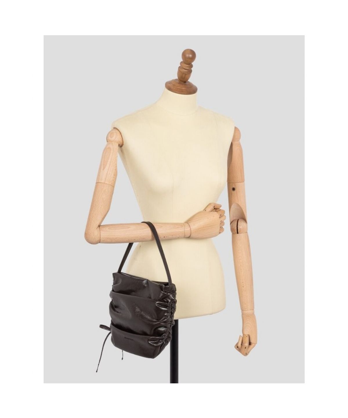 빈폴 액세서리(BEANPOLE ACCESSORY) 윈디 셔링 스몰 토트백 - 브라운