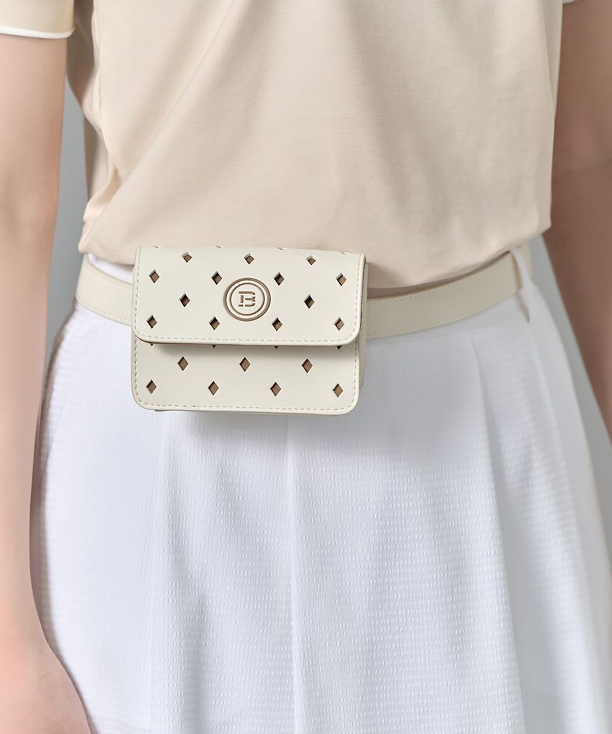 빈폴 액세서리(BEANPOLE ACCESSORY) 여성 그레이스 타공 벨트색 - 아이보리